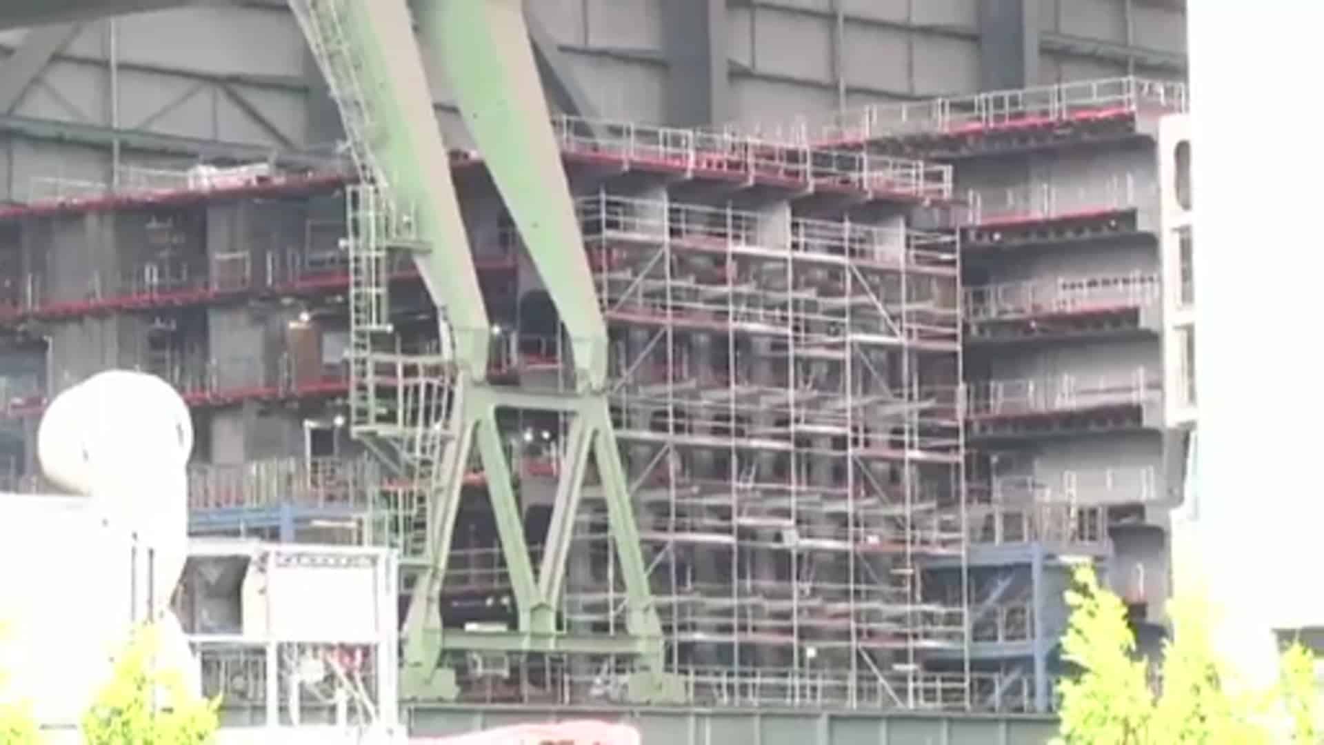 Feuer auf Schiff in der Meyer Werft