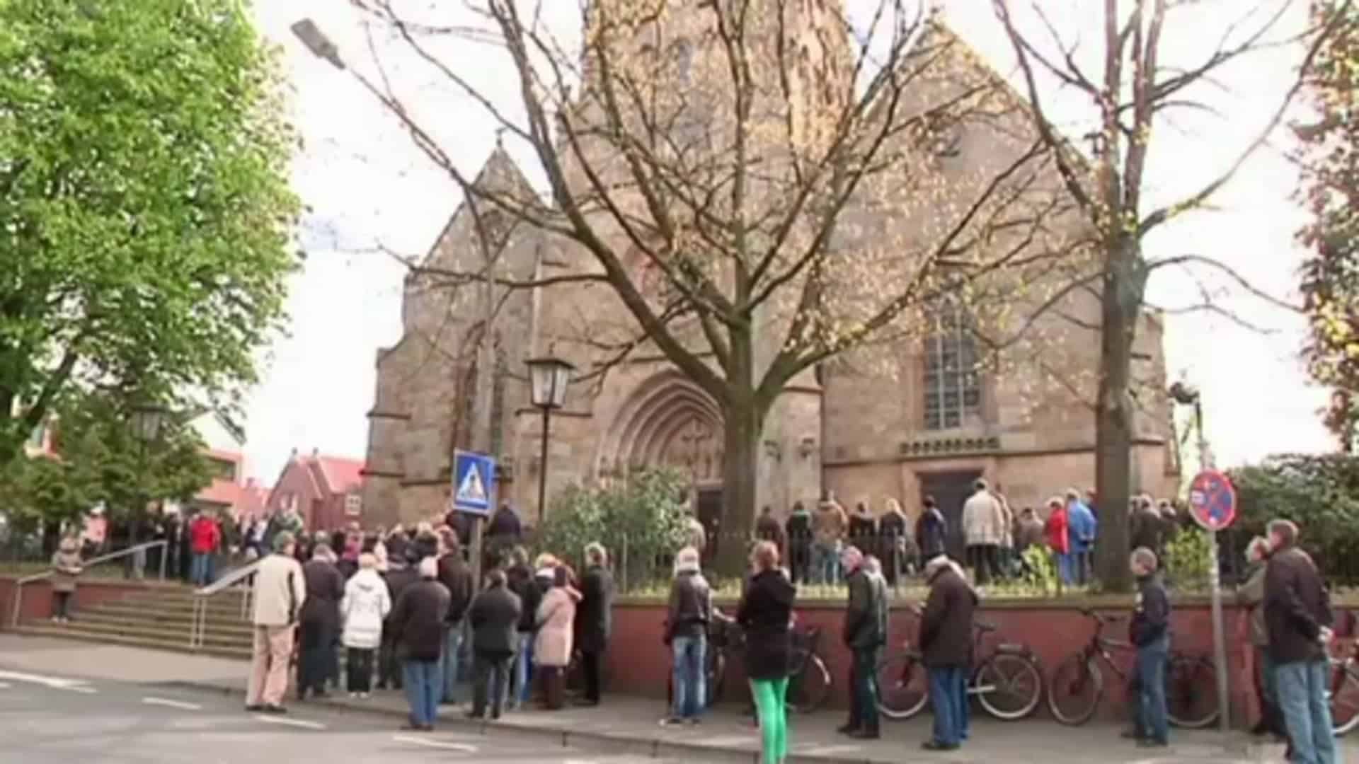 Karfreitag in Meppen: Traditioneller Prozessionsmarsch durch die Stadt