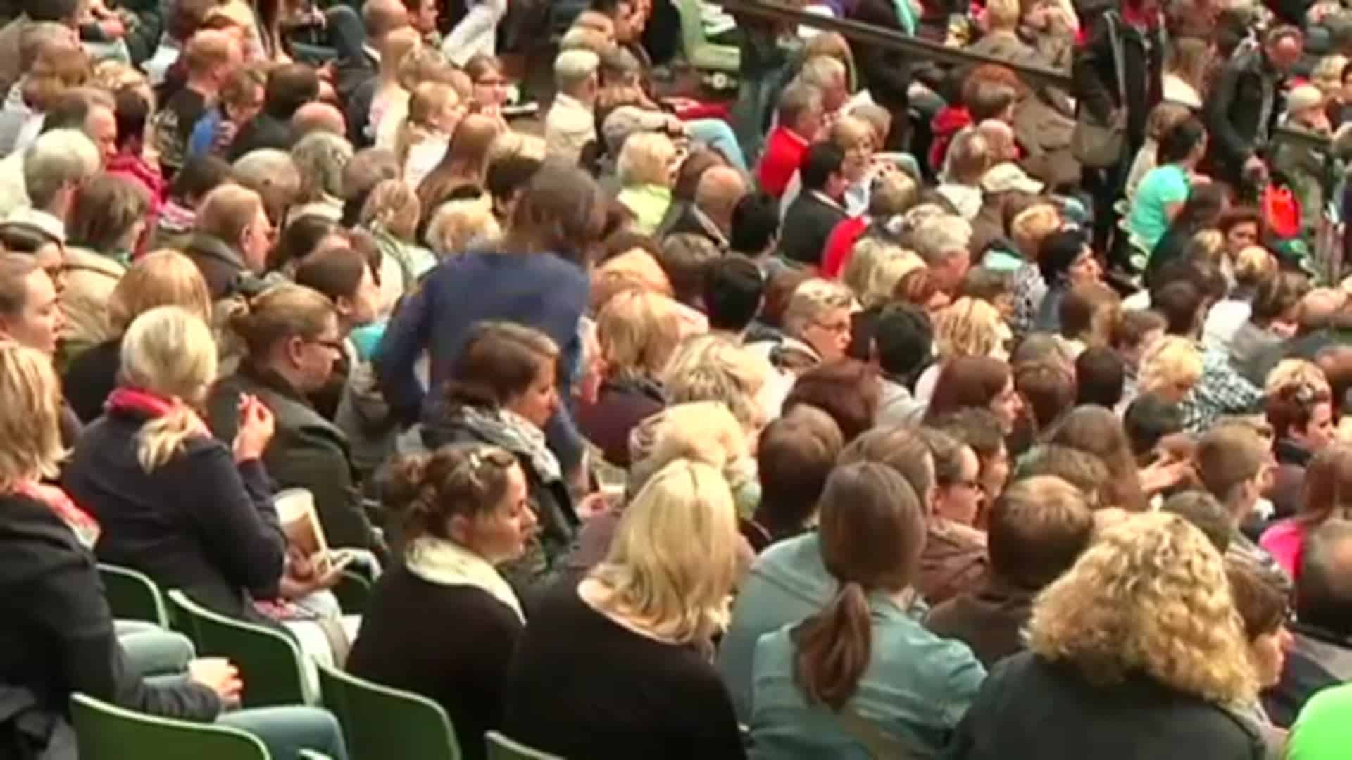 Spatenstich für den neuen Boden der Freilichtbühne Meppen