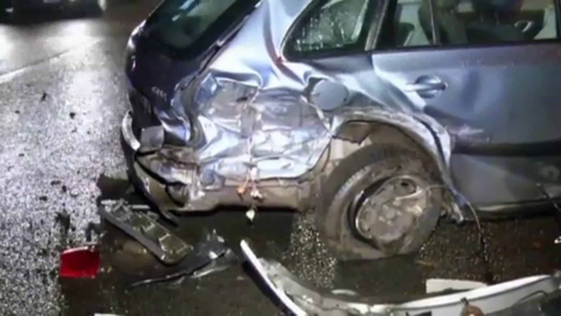 Drei Autos stoßen in Klausheide zusammen