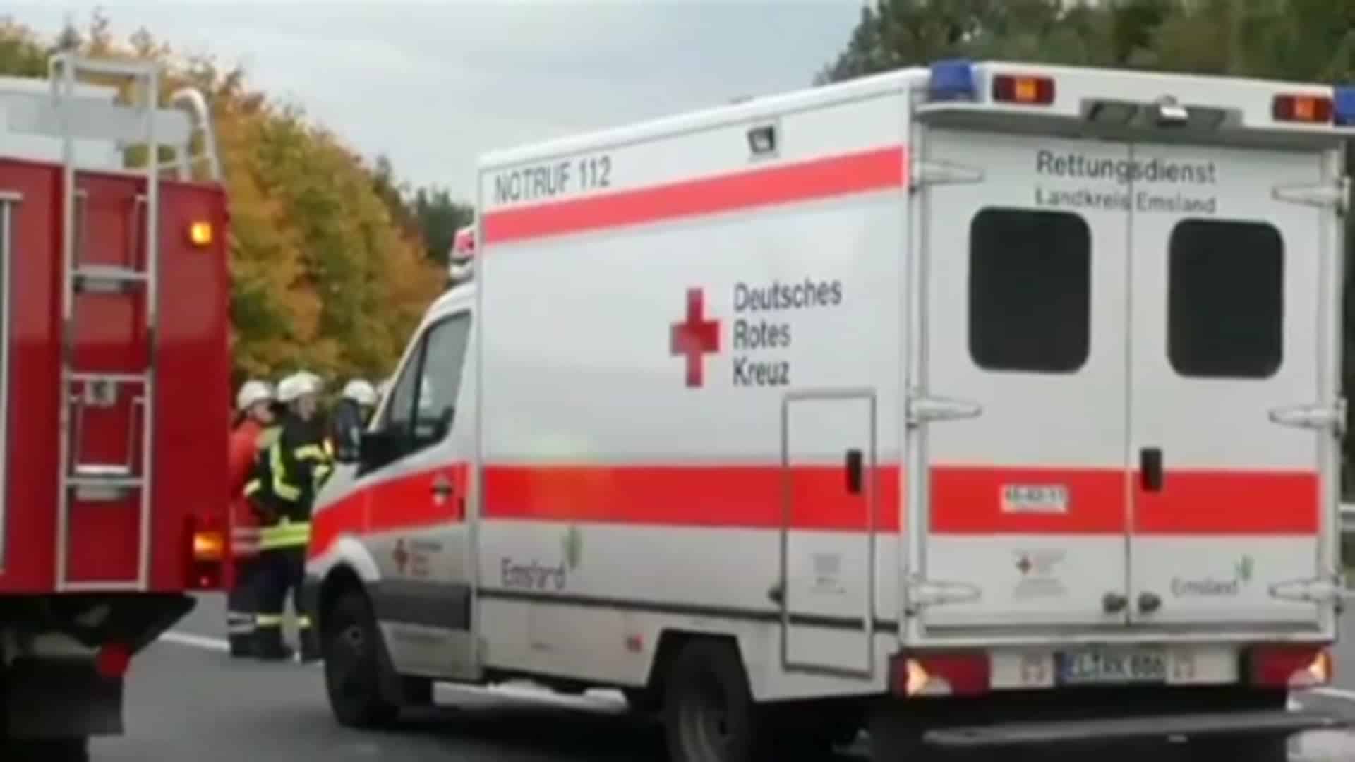 Umgestürzter Anhänger blockiert A30