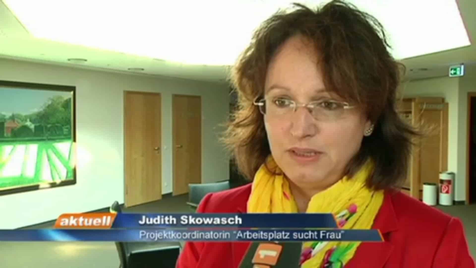 Arbeitsplatz sucht Frau