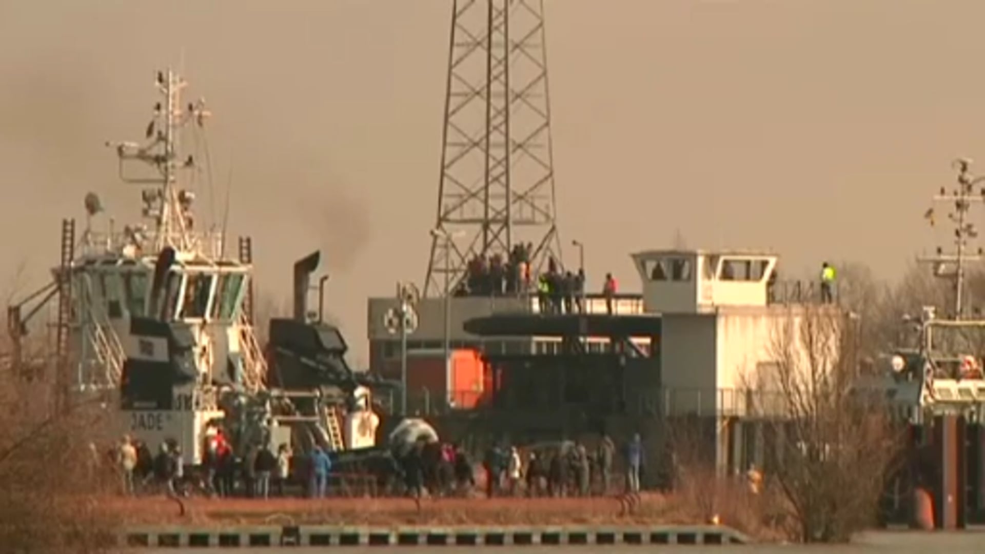 Größtes Schiff auf kleinem Strom