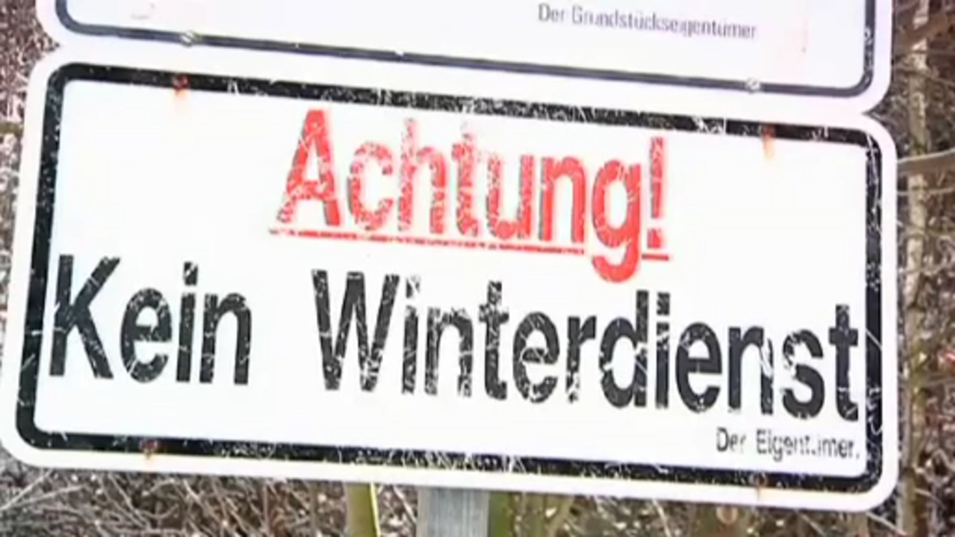 Symbolbild_Glatteis_Glaette_Winterdienst