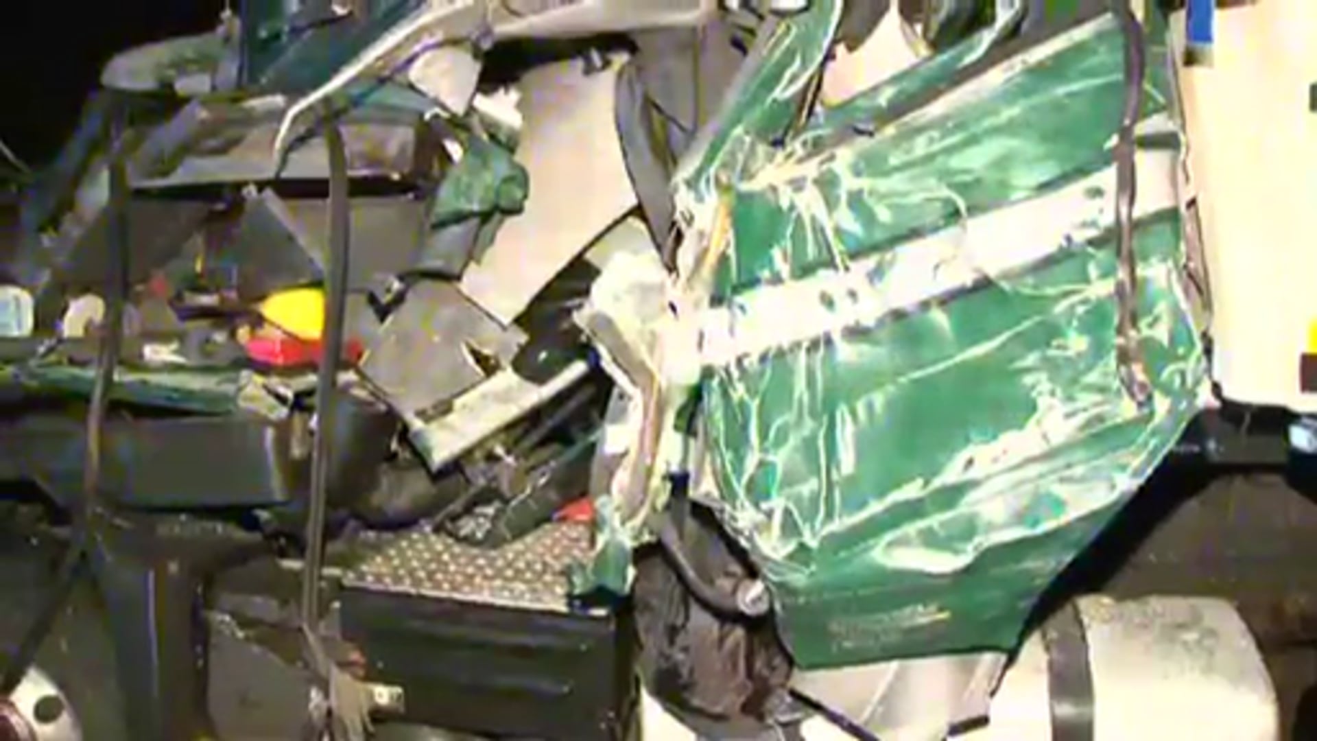 LKW-Fahrer schwebt in Lebensgefahr