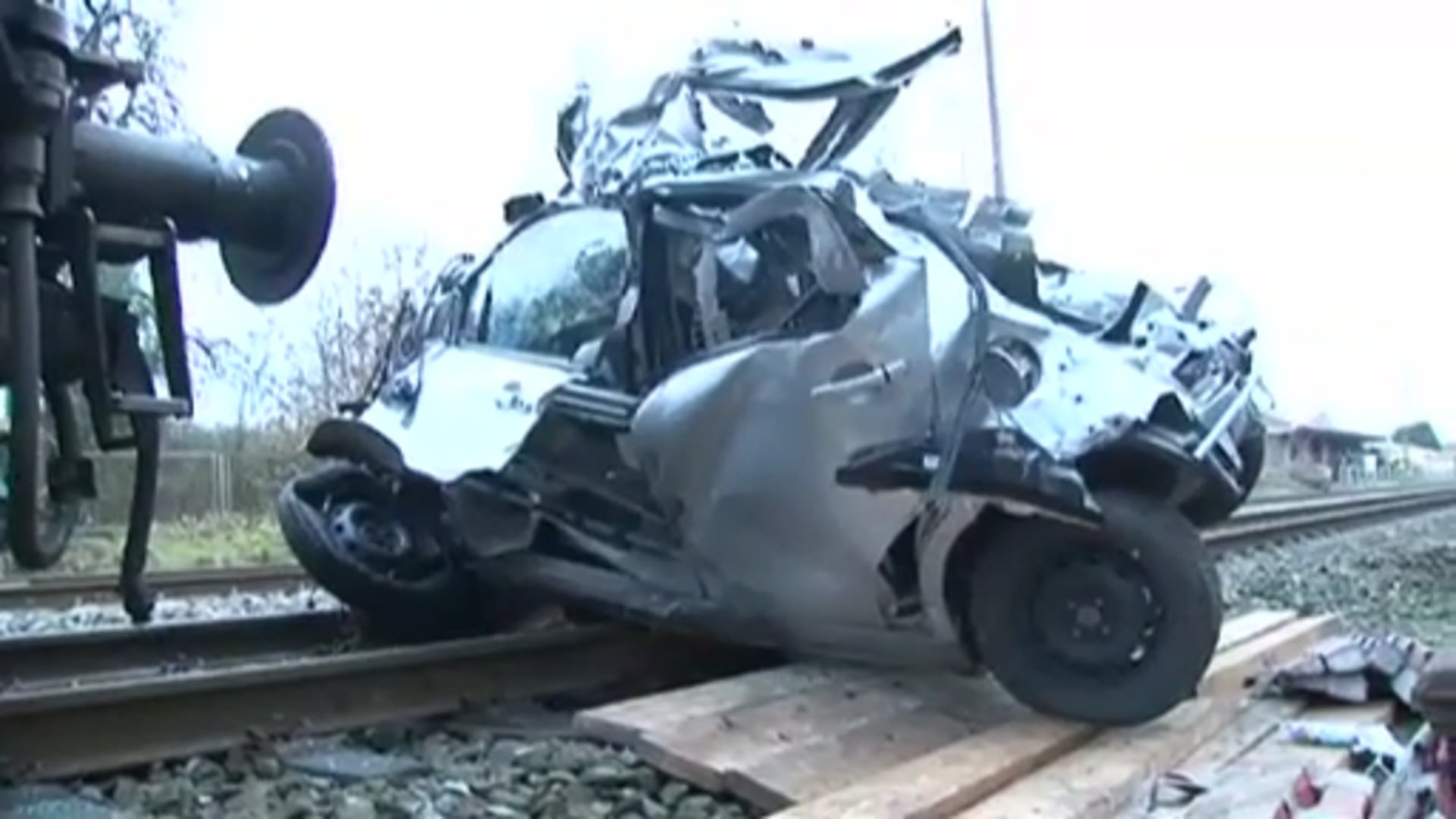 Zugunfall: Marko Bohnebuck rettete 86-Jährige aus ihrem Auto