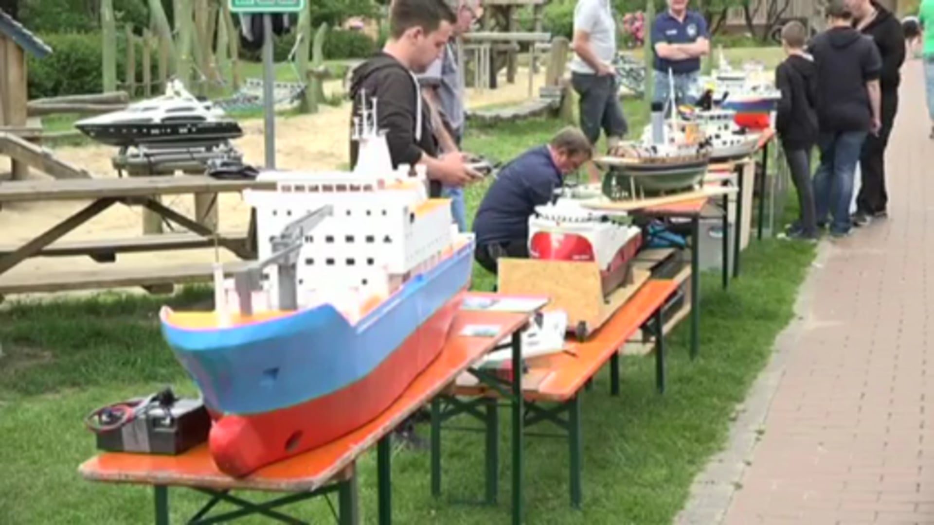 Modellbootbauer treffen sich in Bad Bentheim