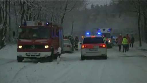 Schneetreiben führt zu Unfällen auf glatten Straßen
