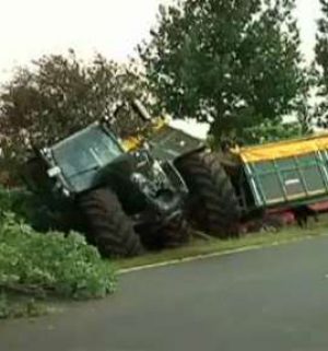 Traktorgespann verunglückt in Wietmarschen
