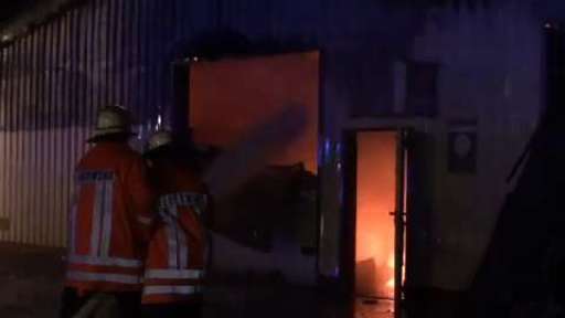 KFZ-Werkstatt in Flammen