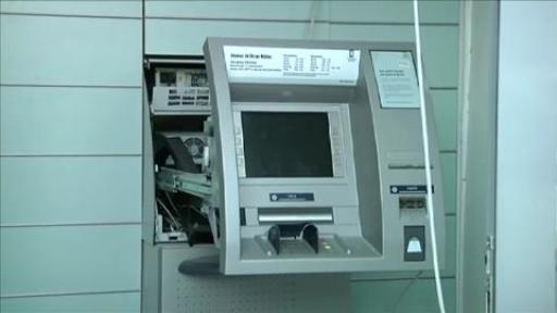 Bankräuber sprengen Geldautomaten