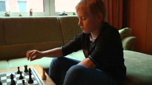 10-Jähriger Sören aus Papenburg fährt zur Schach-WM
