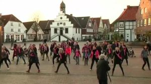 "One Billion Rising" Flashmob auf Lingener Marktplatz