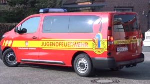 Neuenhauser Jugendfeuerwehr bekommt neues Fahrzeug