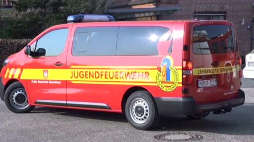 Neuenhauser Jugendfeuerwehr bekommt neues Fahrzeug