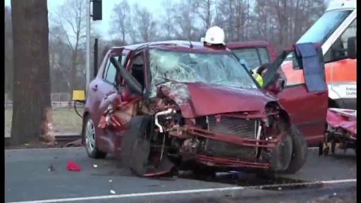 65-Jährige bei Verkehrsunfall lebensgefährlich verletzt