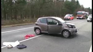 Falsche Rettungsgasse behindert Rettungsarbeiten an Unfallstelle