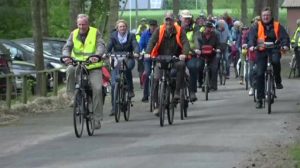 Anradeln im Emsland - Über 1000 Radfahrer machen mit