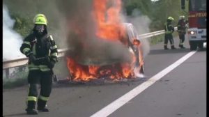 Keine Verletzten bei PKW-Vollbrand auf A31