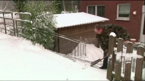 Hausbesitzer müssen um 7 Uhr morgens Gehwege freiräumen