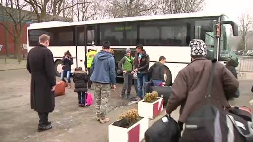 Abschiedsstimmung: Flüchtlinge verlassen Notunterkunft in Meppen