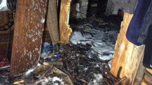 Feuerwehr löscht Brand in Garage - Bewohner zunächst vermisst