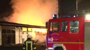 Flammenmeer - Feuer im ehemaligen Sägewerk