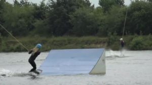 Wakeboarding: Marie Reuss jagt übers Wasser