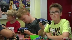Schüler bauen E-Autos bei Ferienaktion der IHK