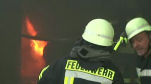 BMW brennt in Garage aus