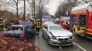 Drei Verletzte bei Unfall