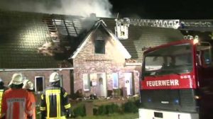 Einfamilienhaus brennt in Surwold nieder