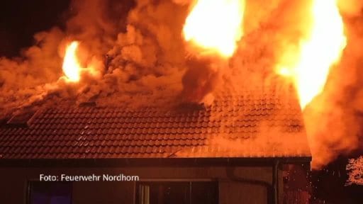 Einfamilienhaus brennt in Nordhorn