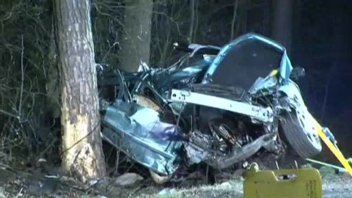 Autofahrer stirbt bei Baumunfall in Lage