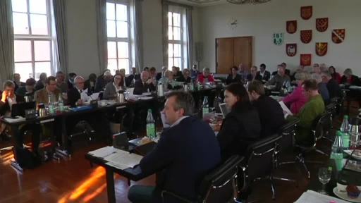 Kreistagssitzung in Nordhorn: Entscheidung über Eissporthalle vertagt