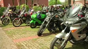 Hunderte Motorradfahrer bei "MoGo" in Oberlangen