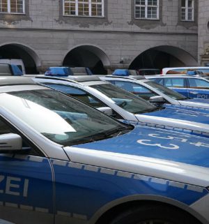 2022_Symbolbild_Polizeiautos