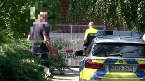 19 06 27_Frau_in_Brunnen_screen