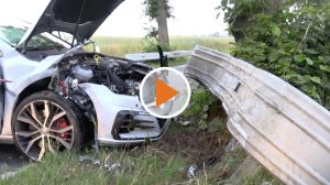 Screen_Spezielle Leitplanke schuetzt Fahrer bei kollision mit Baum