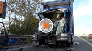 Screen_lkw-kollidiert-mit-reinigungswagen