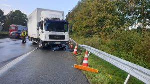 screen_LKW-in-Schutzplanke-A30-Ibbenbueren