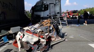 20 08 10 A1 Massencrash NIF