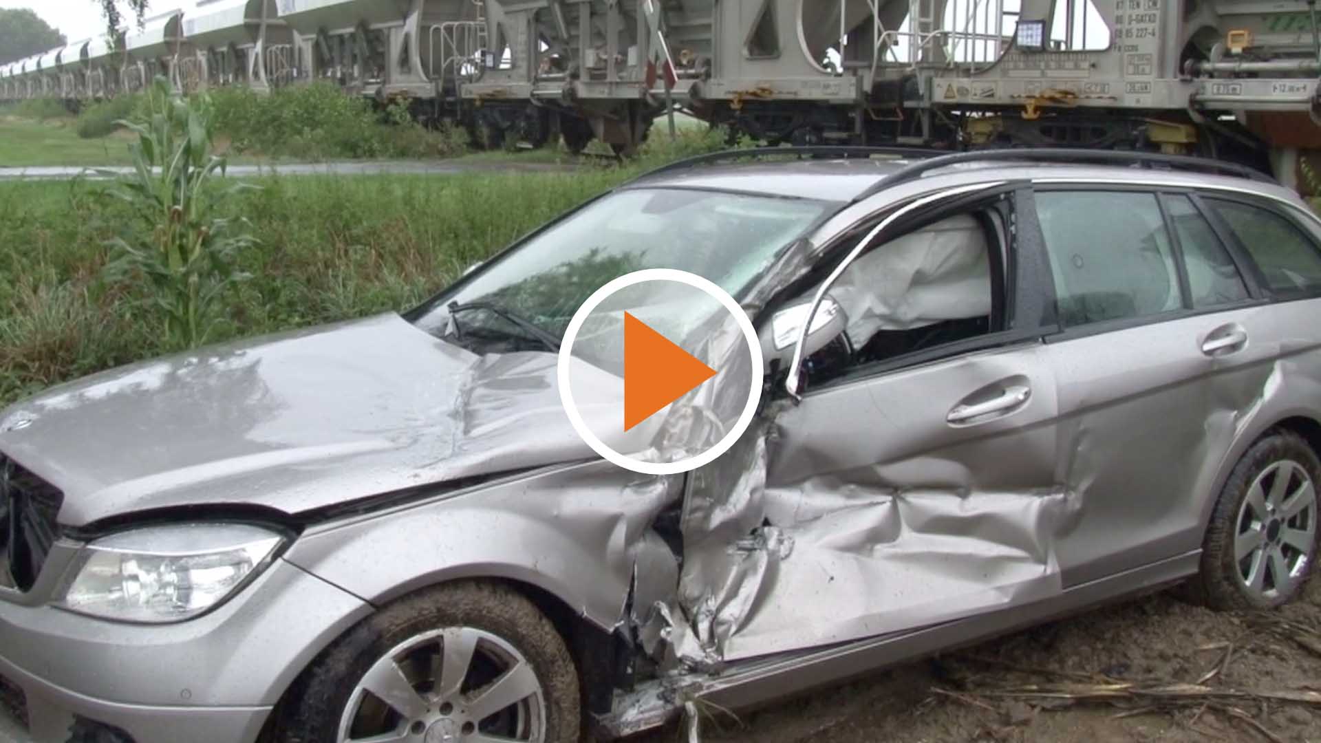Screen_Verkehrsunfall mit Gueterzug