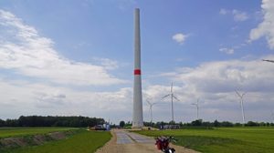Screen_Errichtung einer Windkraftanlage im Windpark Holsten-Bexten