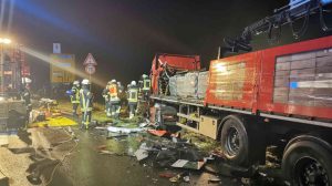 Screen_20 10 21 LKW prallt gegen LKW