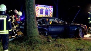 Screen_21 Jaehriger stirbt nach schwerem Verkehrsunfall