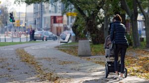 Screen_21 01 11 Kinderwagen Familie Eltern