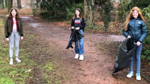 screen_Spazierengehen und Muellsammeln