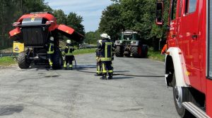 screen_Strohballenpresse faengt Feuer