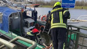 Screen_22 01 30_Feuerwehr verhindert das Kentern eines Bootes